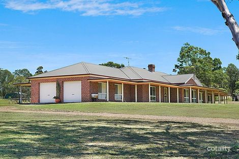 Property photo of 4 Governor Martin Close Wattle Ponds NSW 2330