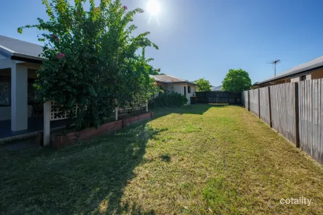 Property photo of 6 Lochern Way Bushland Beach QLD 4818