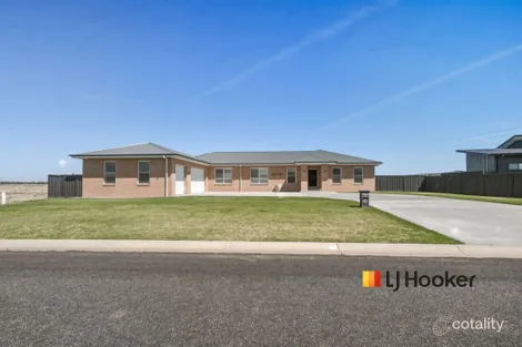 14 Kingsford Smith Pl, Narromine, NSW 2821