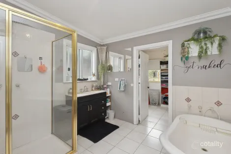 Property photo of 13 Prouses Road North Bendigo VIC 3550