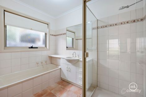 Property photo of 12A Beaconsfield Road Briar Hill VIC 3088