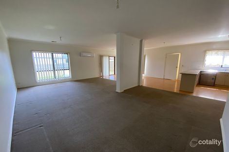 Property photo of 32 Egan Close Werribee VIC 3030
