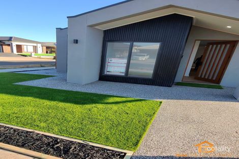 33 Masaya Ave, Truganina, VIC 3029