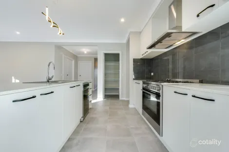 8 Picton Ct, Thurgoona, NSW 2640