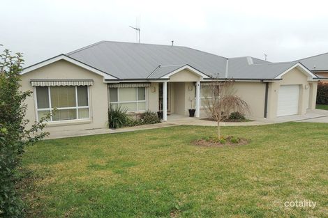 Property photo of 9 Carlyle Avenue Llanarth NSW 2795