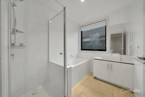 Property photo of 13 Ceratta Crescent Tarneit VIC 3029