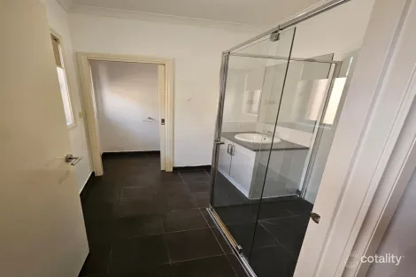 Property photo of 5 Hackney Circuit Clyde North VIC 3978