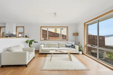 Property photo of 5/634 Oceana Drive Tranmere TAS 7018