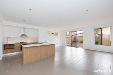 Property photo of 29 Broadbeach Circuit Point Cook VIC 3030