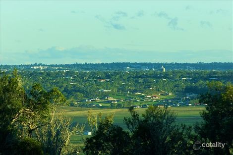 8 Hilltop Dr, Gowrie Junction, QLD 4352