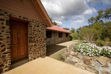 36 Hillcrest Gr, Healesville, VIC 3777