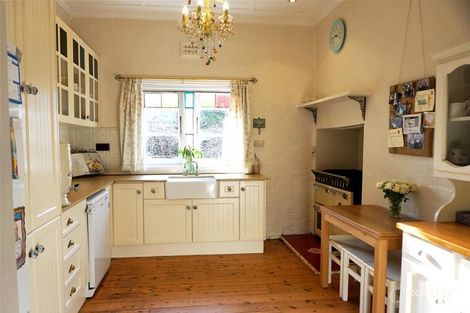 Property photo of 16 Dutton Street Yass NSW 2582
