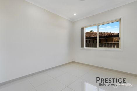 15a Knowles Pl, Bossley Park, NSW 2176