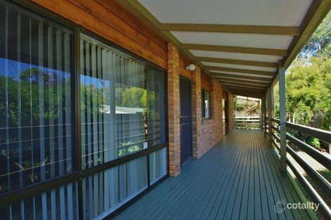 22 Meadow Cres, Badger Creek, VIC 3777