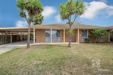 Property photo of 1 Dunbarton Drive Pakenham VIC 3810