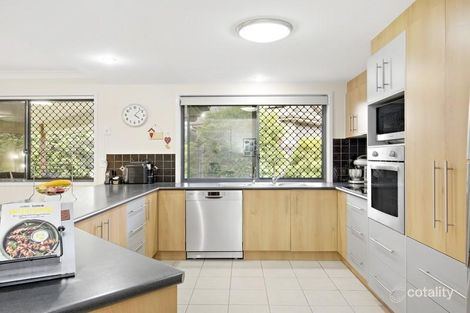 Property photo of 16 Lomond Place Parkinson QLD 4115