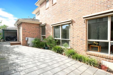 Property photo of 2/733 Waverley Road Glen Waverley VIC 3150