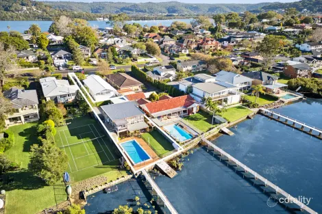 93A ALBANY ST, POINT FREDERICK, NSW 2250