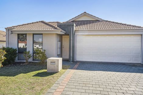 4 Salamanca Bvd, Seville Grove, WA 6112