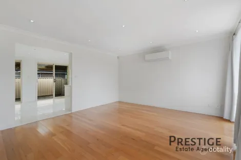 Property photo of 28 Longfellow Street Wetherill Park NSW 2164