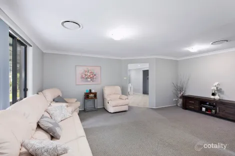 Property photo of 2 Greenhaven Circuit Woongarrah NSW 2259