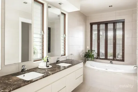 Property photo of 8 Beaufort Lane Clayfield QLD 4011