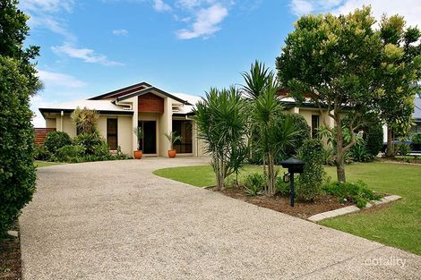 12 Fulmar Cres, Banksia Beach, QLD 4507