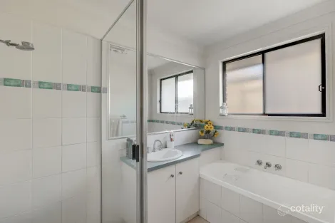 Property photo of 5 Scullin Street Middle Ridge QLD 4350