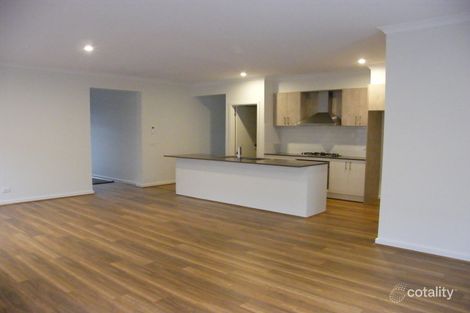 Property photo of 27 Bannon Avenue Sunbury VIC 3429