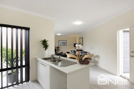 Property photo of 3/11 Yewers Drive Champion Lakes WA 6111