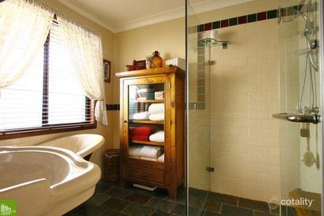 Property photo of 37 Hillside Drive Albion Park NSW 2527