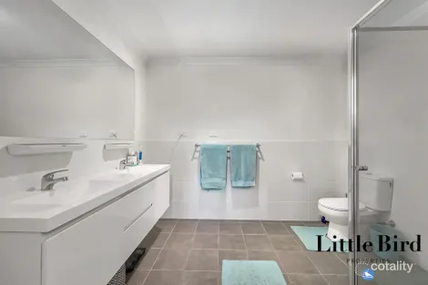 Property photo of 2 Edgeworth Parade Coombs ACT 2611