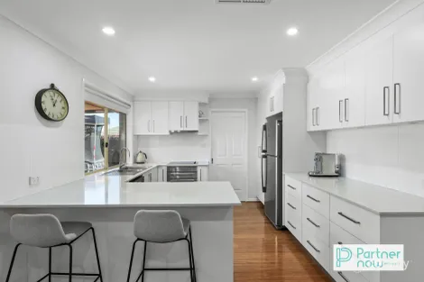 Property photo of 6 Noonga Crescent Hillvue NSW 2340