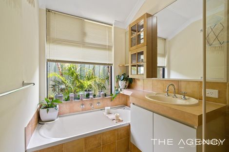 Property photo of 8 Woolmore Cross Atwell WA 6164
