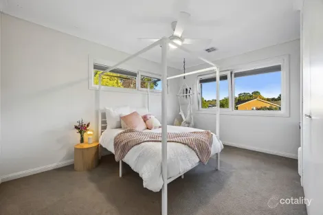 Property photo of 4 Lyle Place Chifley ACT 2606