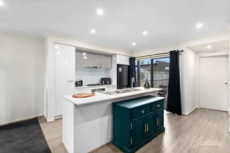 Property photo of 43 Foundry Circuit Beveridge VIC 3753