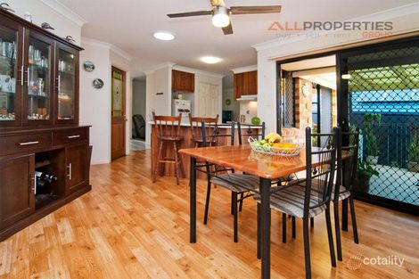Property photo of 20 Gilberton Crescent Forest Lake QLD 4078