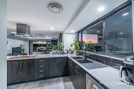 Property photo of 53 Adelaide Circle Craigie WA 6025