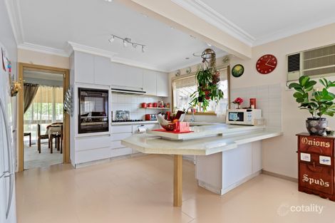 Property photo of 5 White Court Mill Park VIC 3082