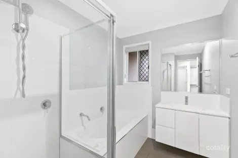 Property photo of 12 Olaf Loop Park Ridge QLD 4125