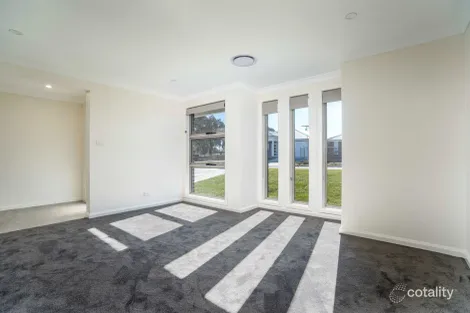 Property photo of 7 Parklands Way Orange NSW 2800
