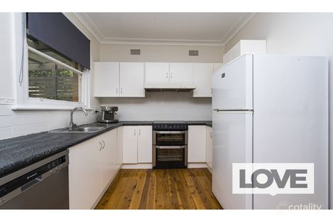 Property photo of 18 Alexandra Avenue Rutherford NSW 2320