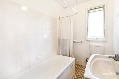 Property photo of 4 Clematis Place Macquarie Fields NSW 2564