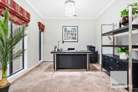 Property photo of 6 Frome Court Taylors Hill VIC 3037