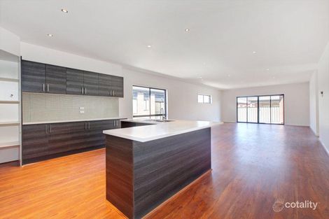 Property photo of 26 Viewside Crescent Craigieburn VIC 3064