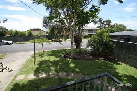 Property photo of 18 Ashbourne Terrace Biggera Waters QLD 4216