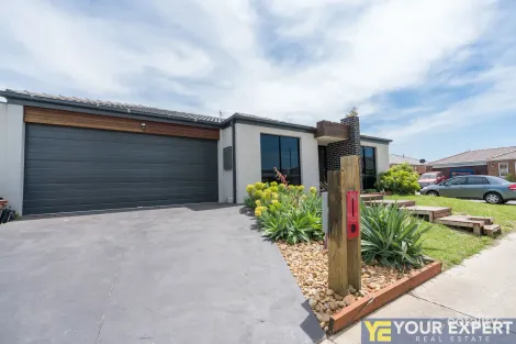 55 Mickleham Dr, Cranbourne North, VIC 3977