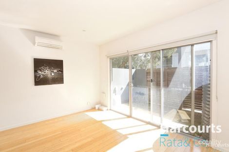Property photo of 9 Grasstree Way Bundoora VIC 3083