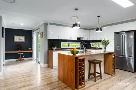 Property photo of 10 Mairinger Crescent Bowral NSW 2576