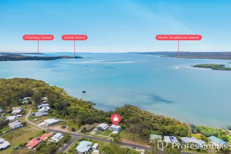 27 Bay Dr, Russell Island, QLD 4184